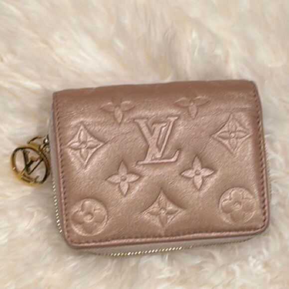 Louis Vuitton Lou Coussin Wallet Pink Lambskin Monogram Authentic Gold Hardware - Picture 1 of 16
